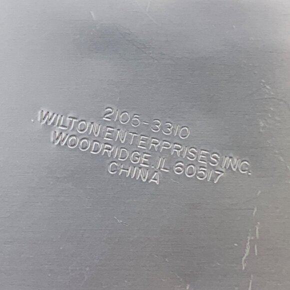 Wilton Santa Cake Pan 2105-3310 Aluminum Christmas Holiday Baking Mold Vtg 1996 - Picture 4 of 7